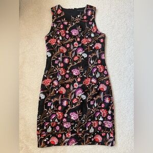 White House black market black floral embroidered sleeveless sheath dress, sz 8